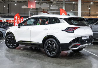 Подержанный автомобиль Kia Sportage 2024 года (10 фото)