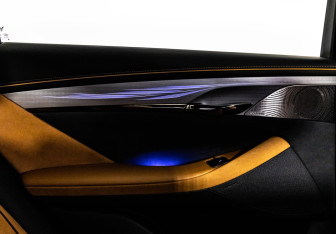 Подержанный автомобиль Voyah Passion 2023 года (38 фото)