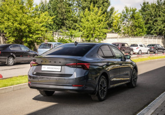 Подержанный автомобиль Skoda Octavia Liftback 2021 года (6 фото)