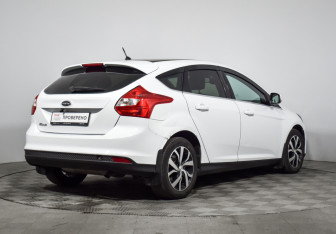Подержанный автомобиль Ford Focus Hatchback 2012 года (5 фото)