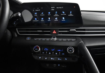 Подержанный автомобиль Hyundai Elantra Sedan 2024 года (16 фото)