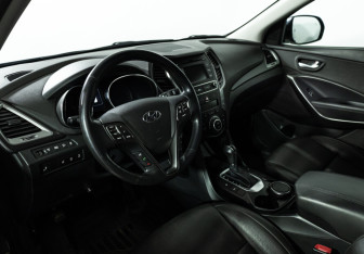 Подержанный автомобиль Hyundai Santa Fe 2017 года (11 фото)