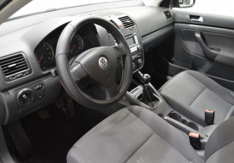Подержанный автомобиль Volkswagen Jetta Sedan 2007 года (9 фото)
