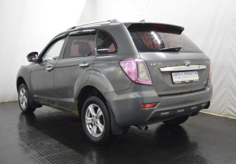 Подержанный автомобиль Lifan X60 2013 года (7 фото)