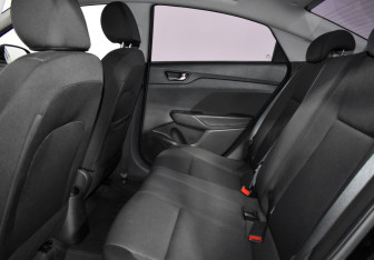 Подержанный автомобиль Hyundai Solaris Sedan 2017 года (11 фото)