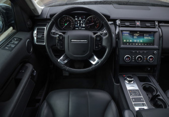 Подержанный автомобиль Land Rover Discovery 2019 года (12 фото)