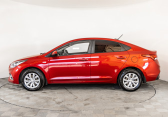 Подержанный автомобиль Hyundai Solaris Sedan 2017 года (8 фото)