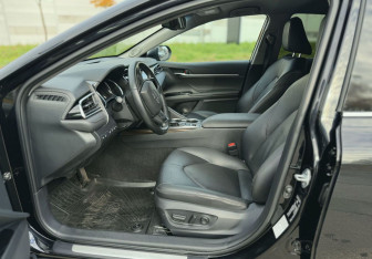 Подержанный автомобиль Toyota Camry Sedan 2019 года (12 фото)