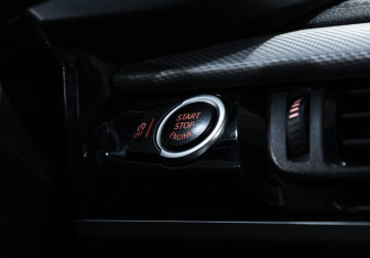 Подержанный автомобиль BMW X6 2016 года (25 фото)