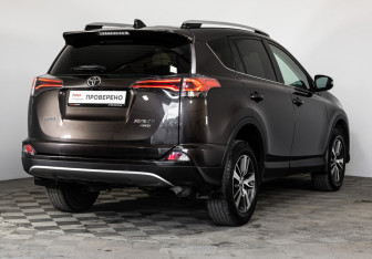 Подержанный автомобиль Toyota RAV4 2019 года (5 фото)