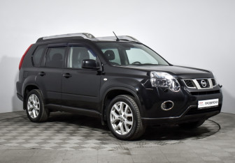 Подержанный автомобиль Nissan X-Trail 2012 года (3 фото)