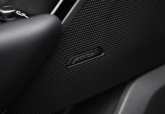 Подержанный автомобиль Land Rover Range Rover Velar 2019 года (17 фото)