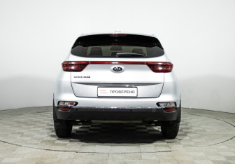 Подержанный автомобиль Kia Sportage 2018 года (6 фото)