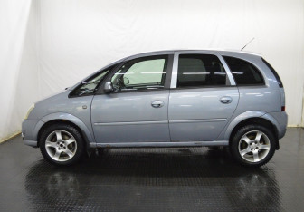 Подержанный автомобиль Opel Meriva 2007 года (8 фото)