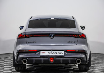 Подержанный автомобиль Changan UNI-V 2024 года (6 фото)