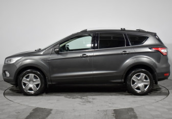 Подержанный автомобиль Ford Kuga 2018 года (8 фото)