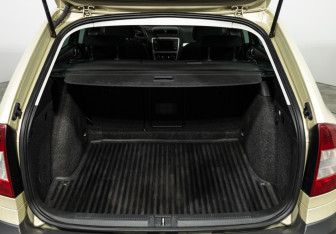 Подержанный автомобиль Skoda Octavia Wagon 2011 года (20 фото)