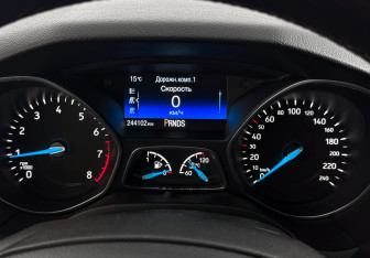 Подержанный автомобиль Ford Focus Sedan 2018 года (18 фото)