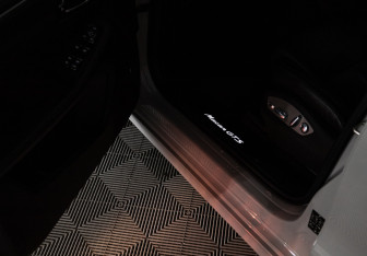 Подержанный автомобиль Porsche Macan 2021 года (32 фото)