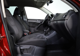 Подержанный автомобиль Volkswagen Tiguan 2011 года (20 фото)