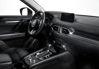Подержанный автомобиль Mazda CX-5 2017 года (13 фото)