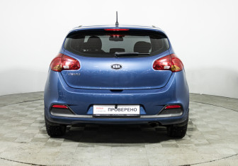 Подержанный автомобиль Kia Ceed Hatchback 2014 года (6 фото)