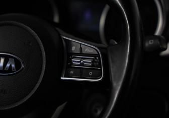 Подержанный автомобиль Kia Ceed Wagon 2019 года (11 фото)