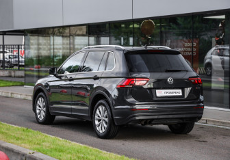 Подержанный автомобиль Volkswagen Tiguan 2018 года (8 фото)