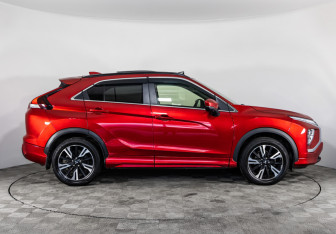 Подержанный автомобиль Mitsubishi Eclipse Cross 2021 года (4 фото)