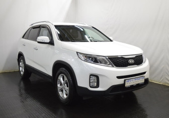 Подержанный автомобиль Kia Sorento 2016 года (3 фото)