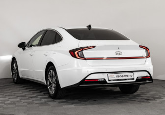 Подержанный автомобиль Hyundai Sonata 2020 года (9 фото)