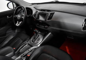 Подержанный автомобиль Kia Sportage 2016 года (12 фото)