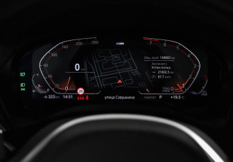 Подержанный автомобиль BMW X4 2021 года (21 фото)