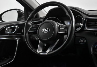 Подержанный автомобиль Kia Ceed Wagon 2019 года (15 фото)