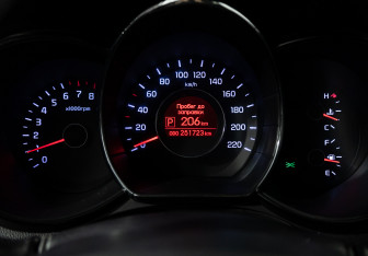 Подержанный автомобиль Kia Rio Sedan 2012 года (12 фото)