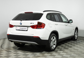 Подержанный автомобиль BMW X1 2011 года (5 фото)