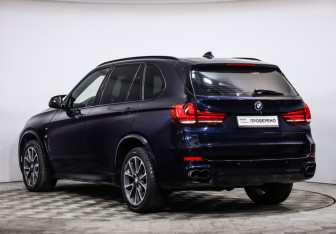 Подержанный автомобиль BMW X5 2013 года (7 фото)