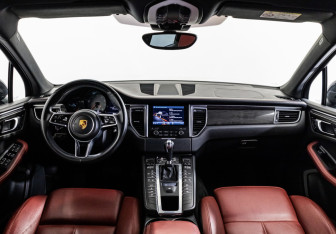 Подержанный автомобиль Porsche Macan 2016 года (19 фото)