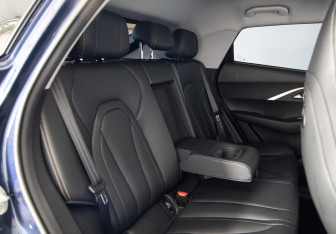 Подержанный автомобиль Omoda C5 2024 года (12 фото)