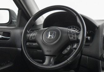 Подержанный автомобиль Honda Accord Sedan 2006 года (14 фото)