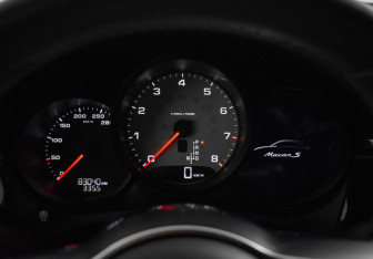 Подержанный автомобиль Porsche Macan 2014 года (20 фото)