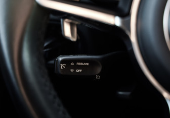 Подержанный автомобиль Porsche Macan 2020 года (13 фото)