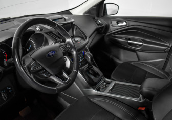 Подержанный автомобиль Ford Kuga 2018 года (9 фото)