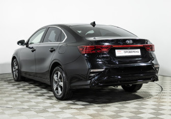 Подержанный автомобиль Kia Cerato Sedan 2019 года (7 фото)