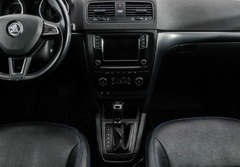 Подержанный автомобиль Skoda Yeti 2017 года (12 фото)