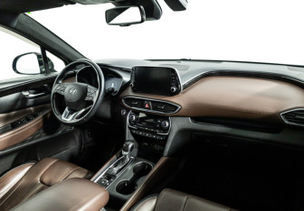 Подержанный автомобиль Hyundai Santa Fe 2018 года (9 фото)