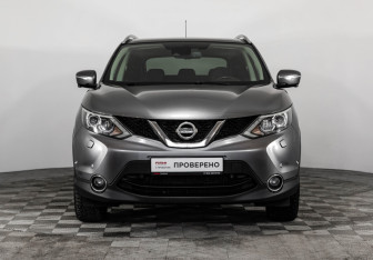 Подержанный автомобиль Nissan Qashqai 2014 года (2 фото)