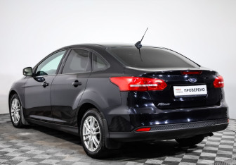 Подержанный автомобиль Ford Focus Sedan 2017 года (7 фото)