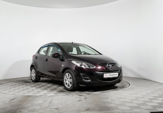 Подержанный автомобиль Mazda 2 Hatchback 2012 года (3 фото)