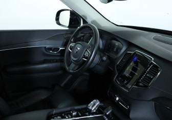 Подержанный автомобиль Volvo XC90 2020 года (10 фото)